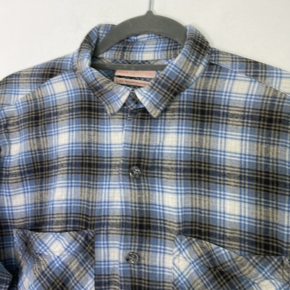 𝅺urban outfitters plaid flannel buttons down shirt - Picture 2 of 8